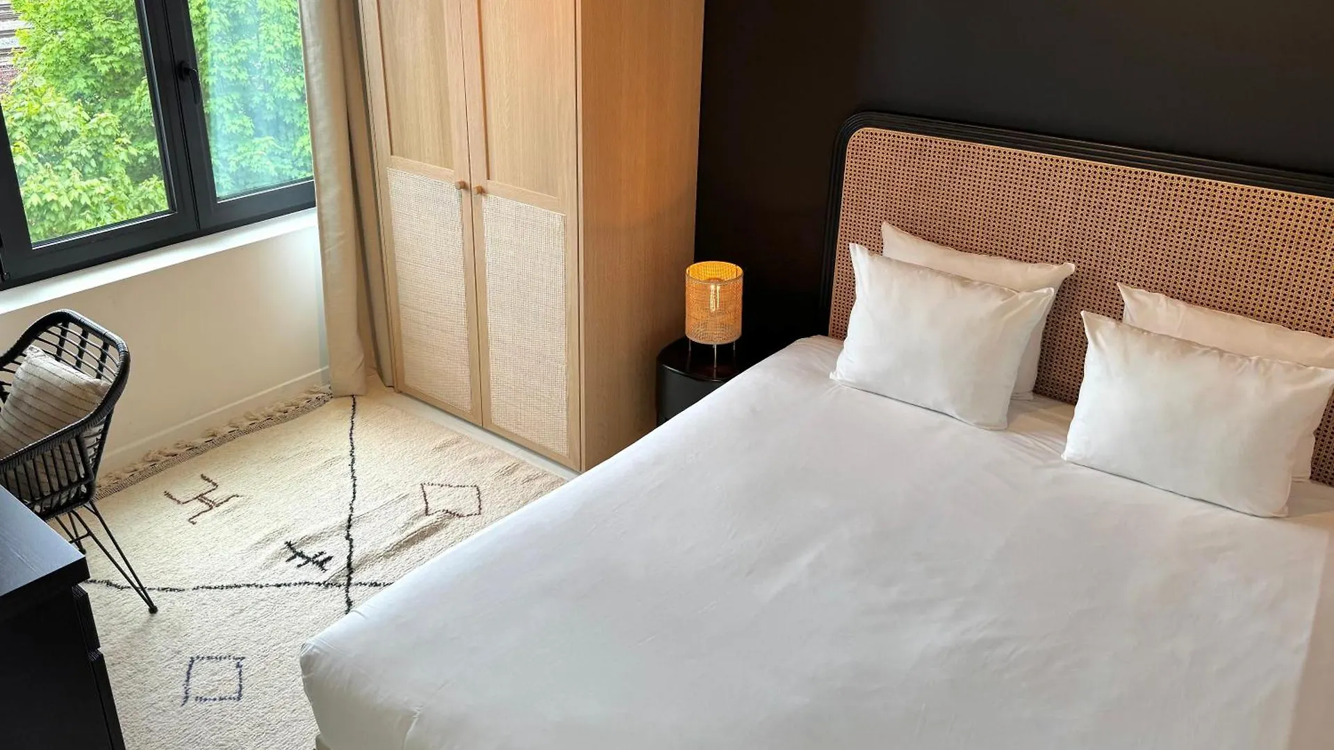 3 Room Luxury Design Apartment With Airconditioning, Close To Gent St-Pieters Station 0*, Gante Bélgica