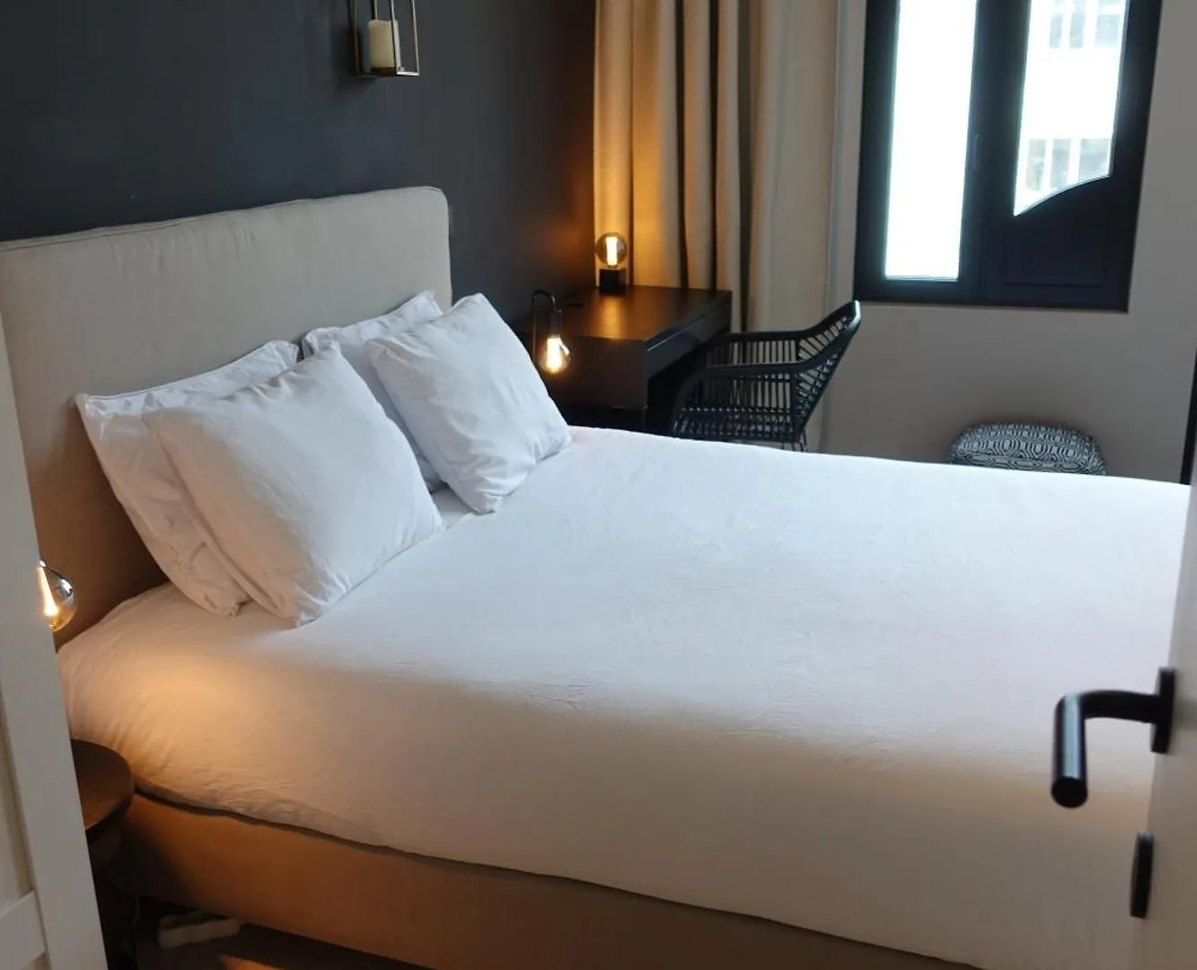 3 Room Luxury Design Apartment With Airconditioning, Close To Gent St-Pieters Station