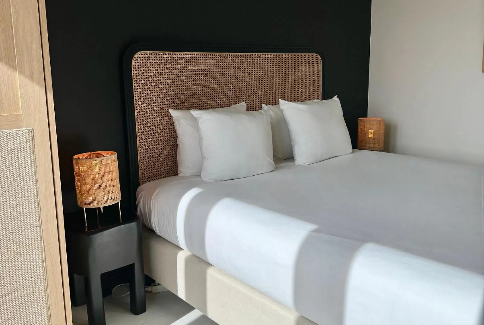 3 Room Luxury Design Apartment With Airconditioning, Close To Gent St-Pieters Station Bélgica